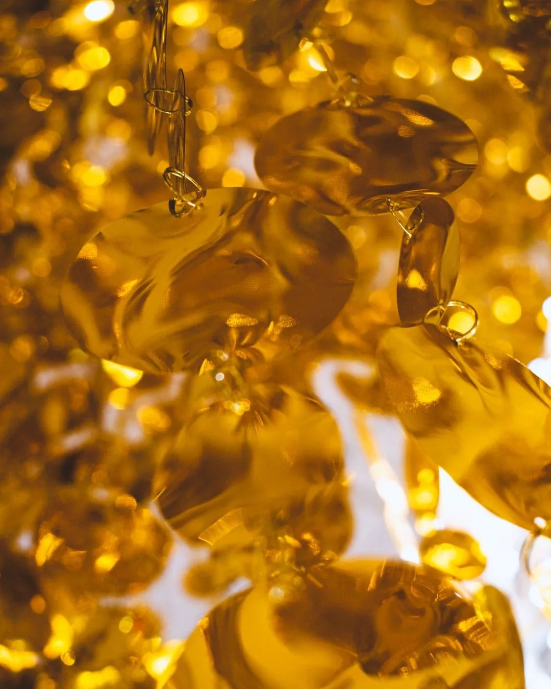 Golden sequins — Technical Material