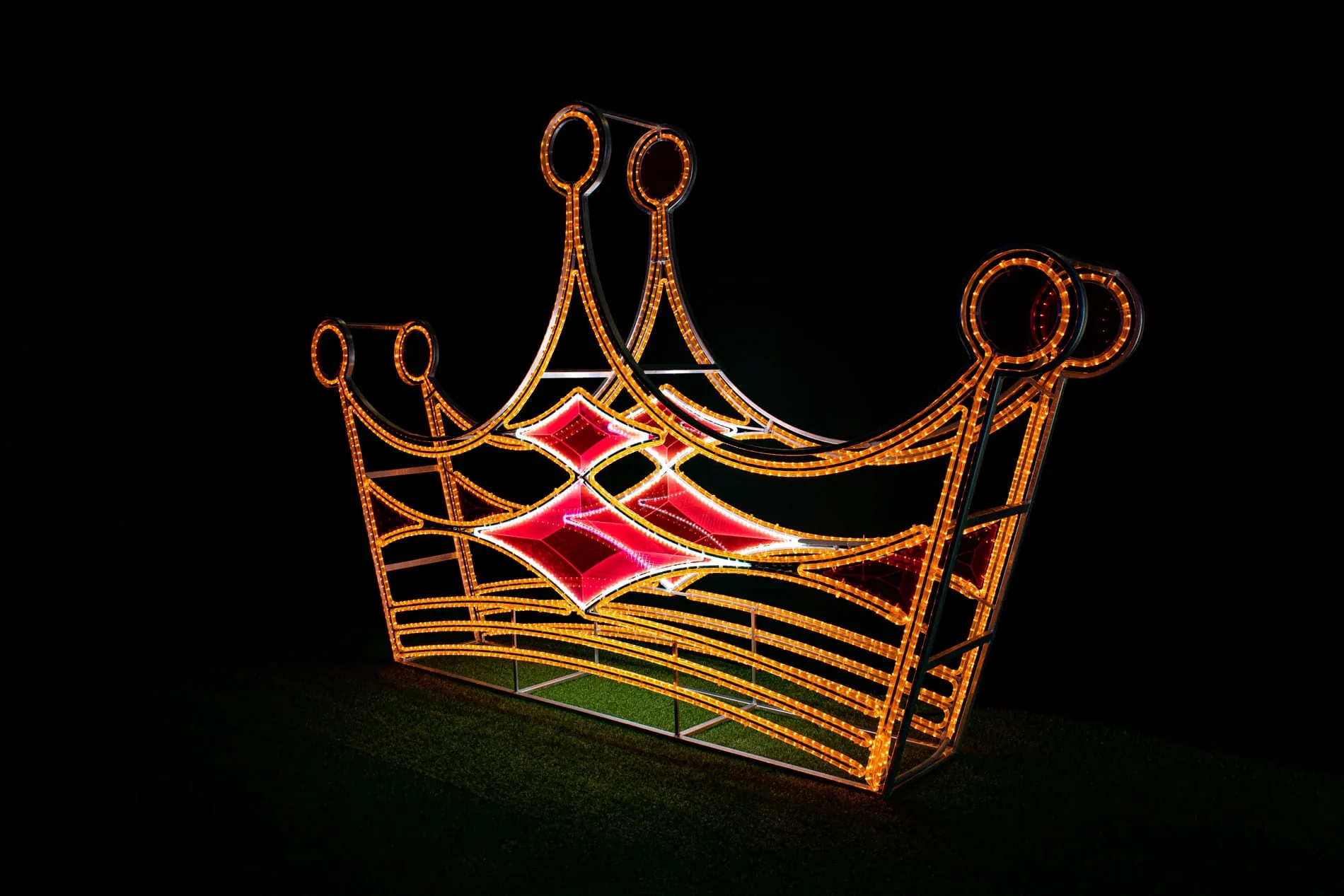 Golden crown — Christmas